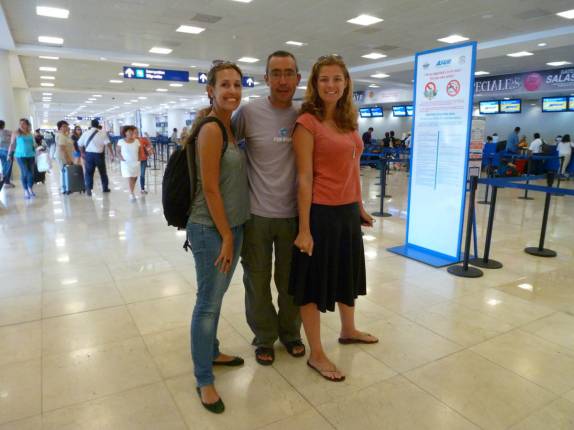 Despedida da Val no aeroporto de Cancún, no México